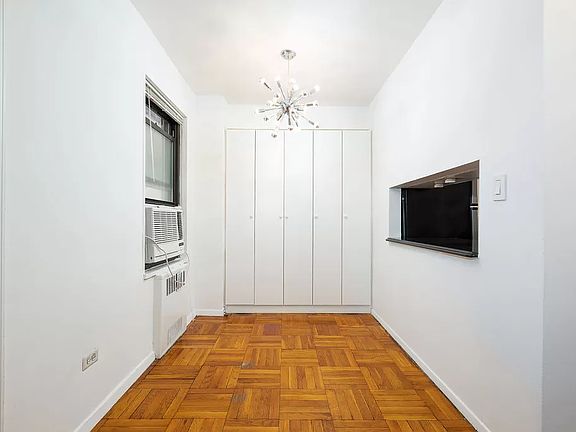 4th image of 150 E 56th St APT 9F