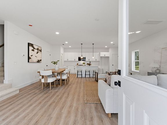 4th image of 1024 Scenic View Ct