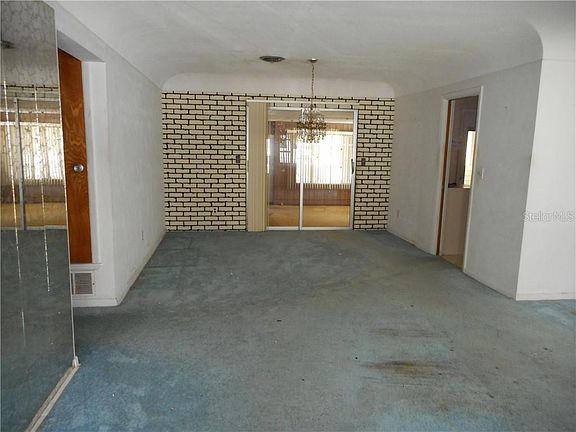 3rd image of 606 SW Shorewood Dr