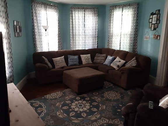 3rd image of 747 Maple Ave