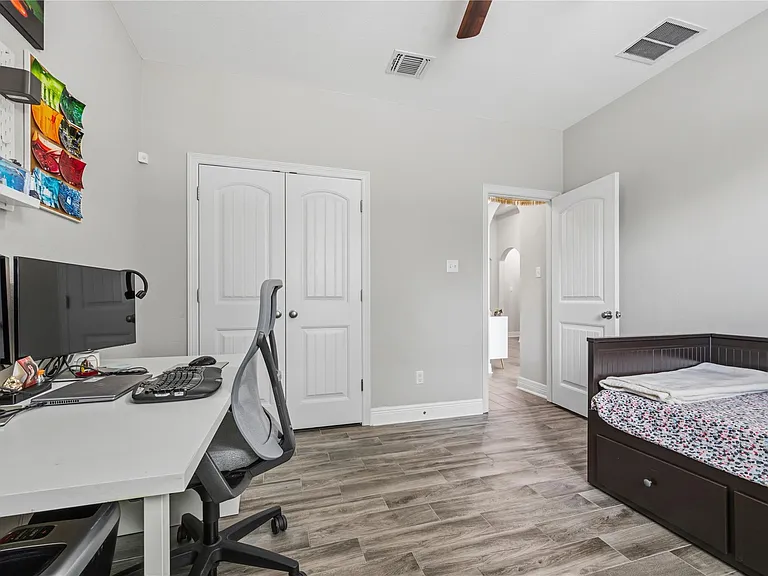 3013 Chalice Well Dr — Photo 8