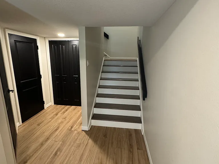 401 E Curlew Pl — Photo 2