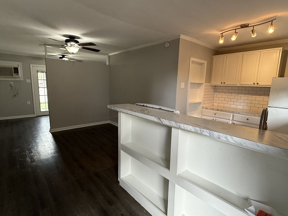 1st image of 1660 Richmond Ave #11523622
