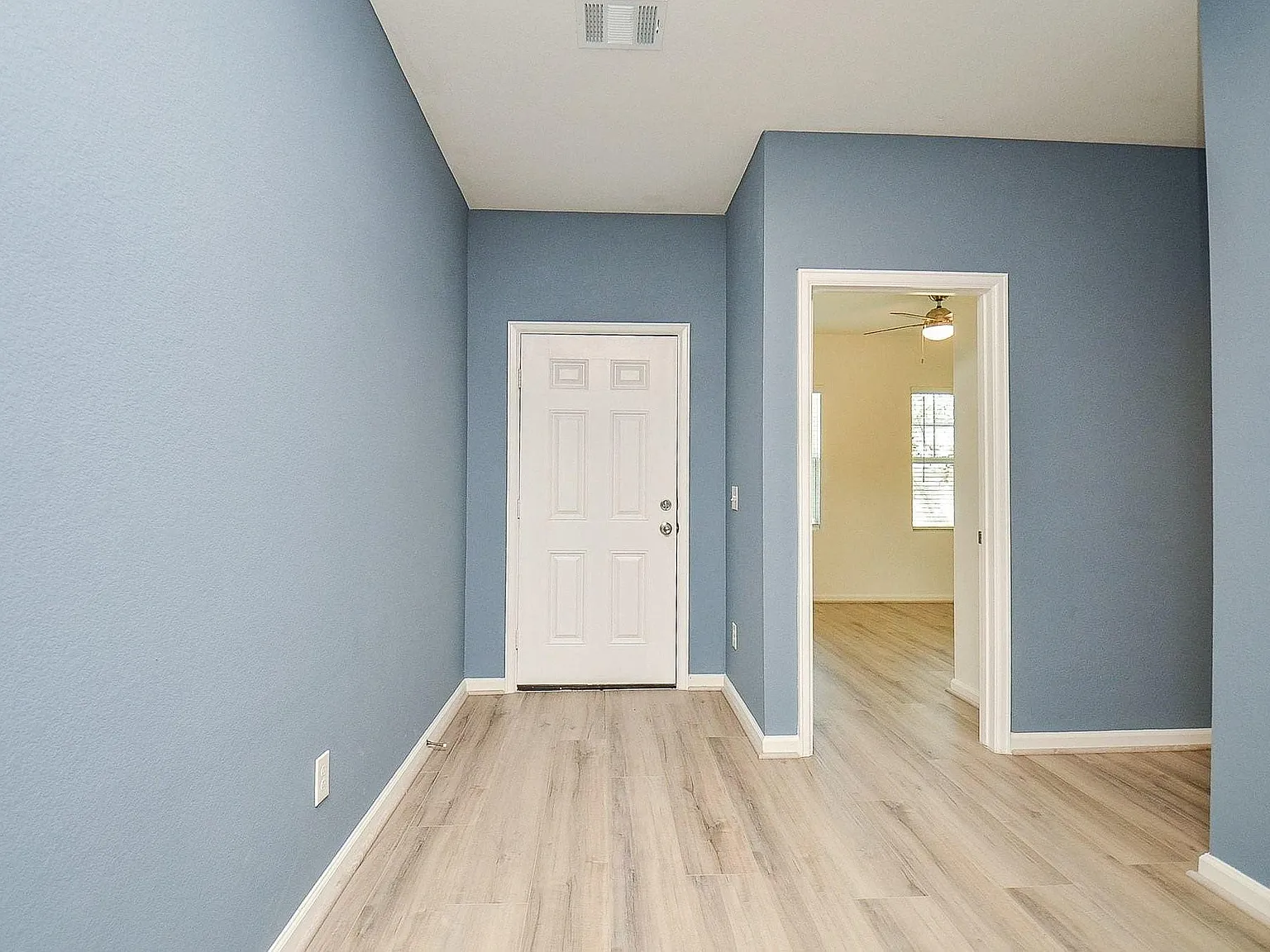 3 bed, 2.0 bath, 1636 sqft, $2,000 — Photo 3
