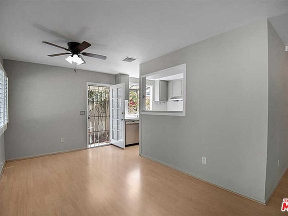 4th image of 23345 Hamlin St
