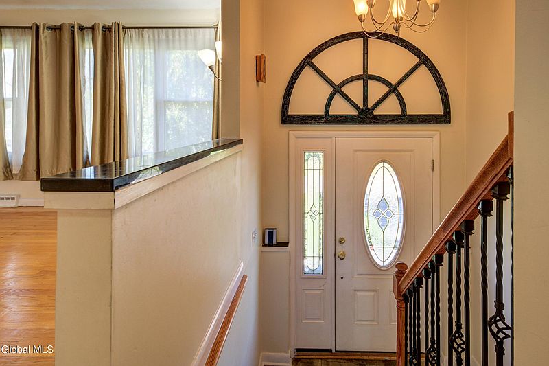 5th image of 109 Terrace Avenue