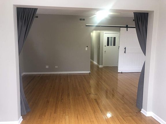 3rd image of 20 S Austin Blvd APT 2