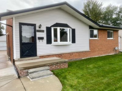 23124 Socia St, Saint Clair Shores, MI, 48082