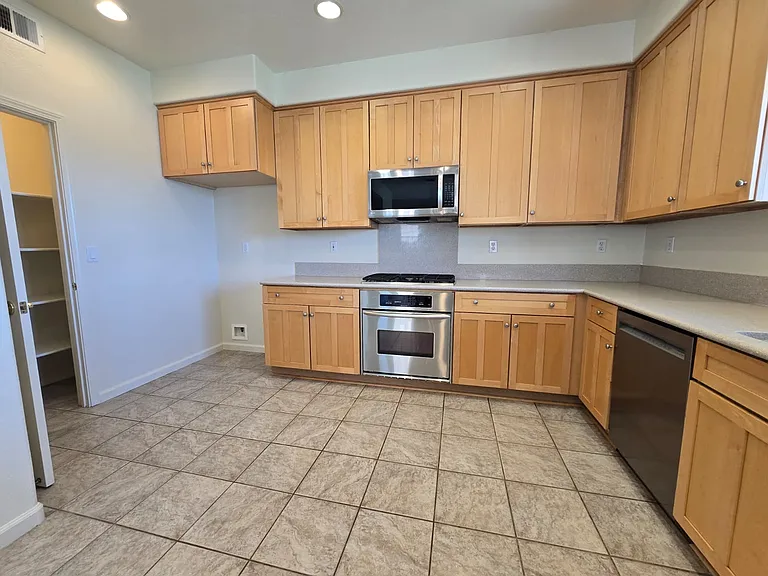 5130 Lakeshore Dr — Photo 31