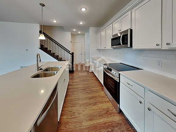 4th image of 8394 Merlin Dr