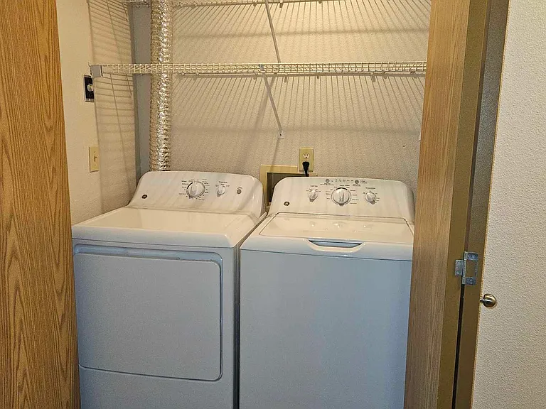 The Lexington Apartments — Photo 26