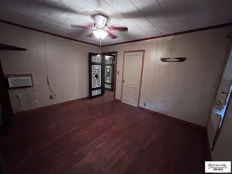 1181 N Dick Dowling St — Photo 5
