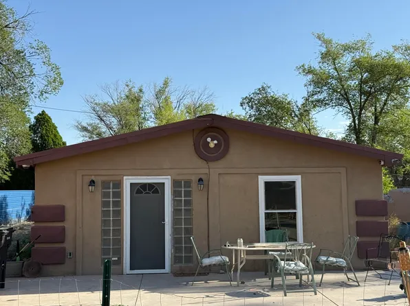 1511 Yakima Rd SW, Albuquerque, NM 87105