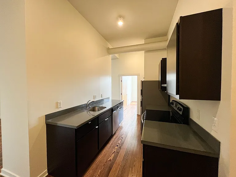1208 Main St — Photo 6