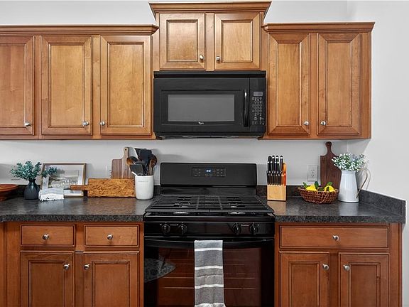 5th image of 172 Riley Cir