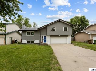 2110 Whitted Dr, Bellevue, NE 68123
