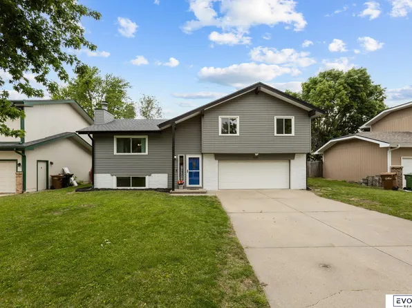 2110 Whitted Dr, Bellevue, NE 68123
