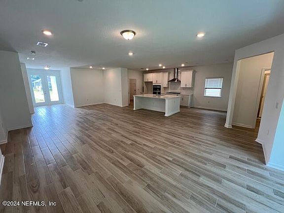 4th image of 401 ARCHSTONE Way #35