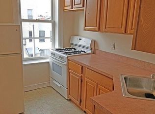 551 17th St #3R, Brooklyn, NY 11215