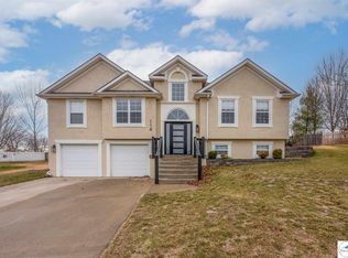 114 Deerfield Dr, Warrensburg, MO 64093