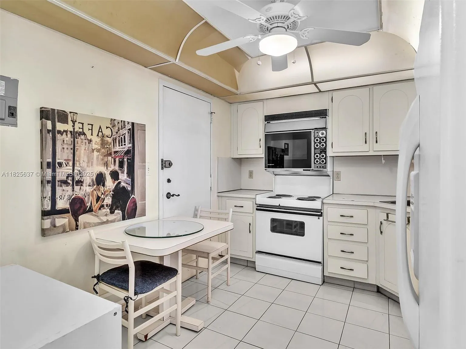 1 bed, 1200 sqft, $2,100 — Photo 4