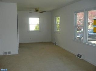 21 W Laurel Rd, Stratford, NJ 08084