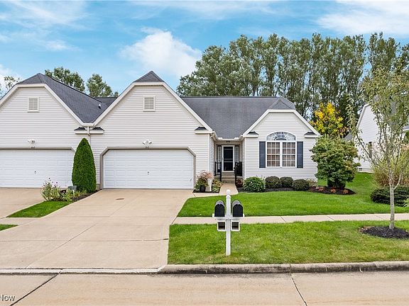 2nd image of 945 Devonwood Dr