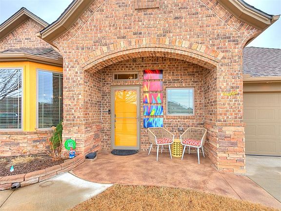4th image of 8308 NW 141st Cir