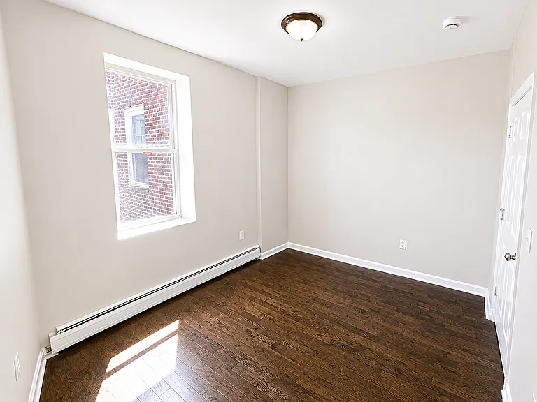 398-400 S 15th St #201 — Photo 8