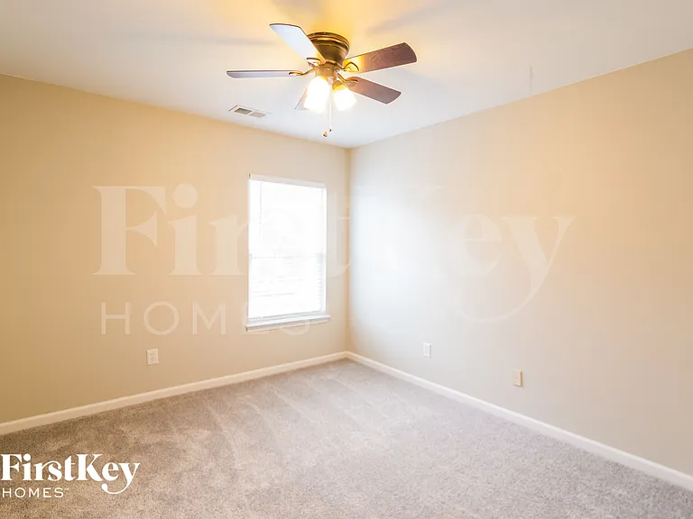 205 Commencement Blvd — Photo 12