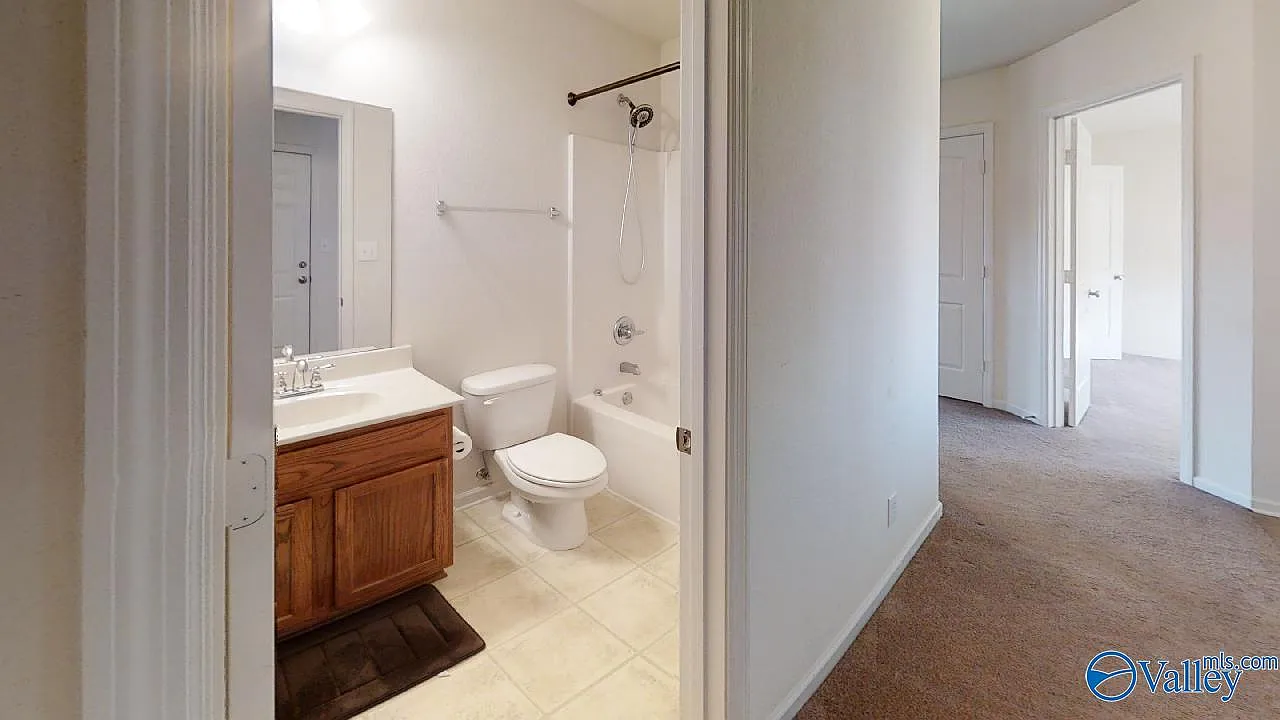 3 bed, 2.0 bath, 1706 sqft, $1,500 — Photo 3