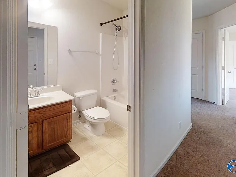 3477 Avalon Lake Dr — Photo 3