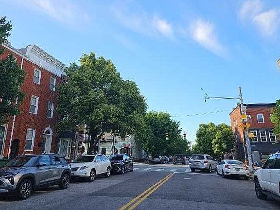 5th image of 33 S Ann St