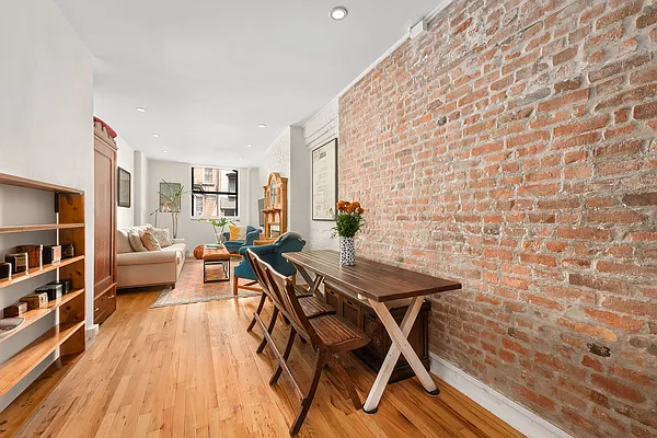 Sold by Compass | media 10