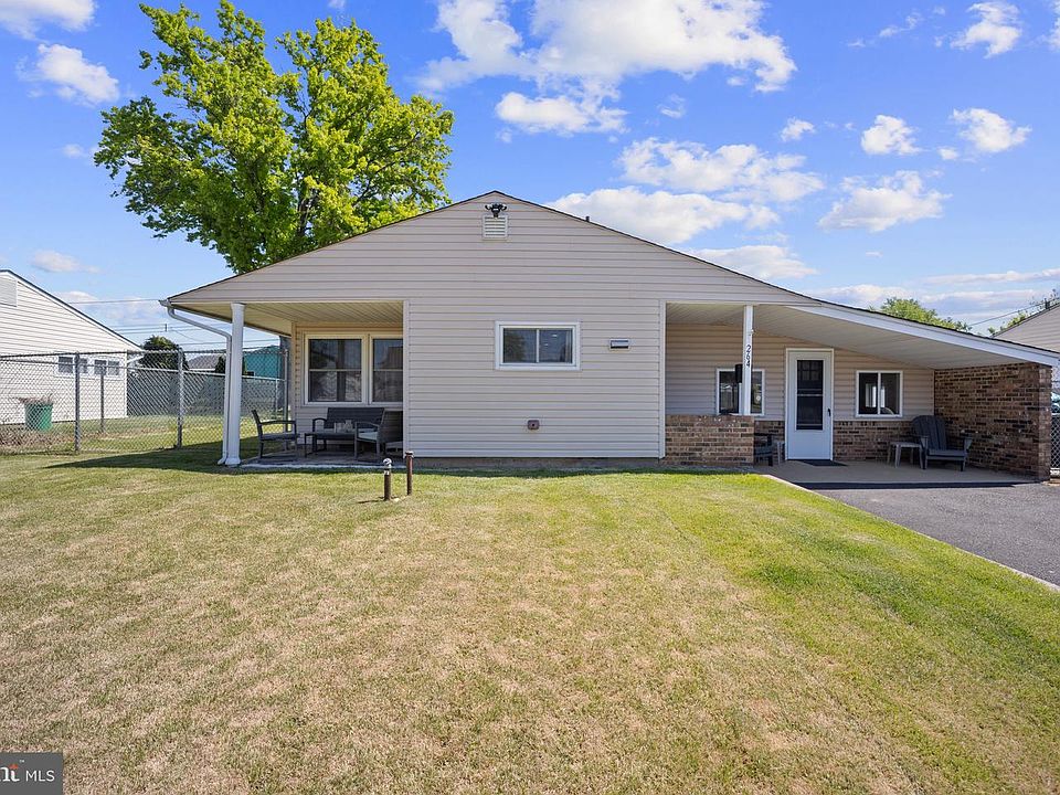 1st image of 264 Goldenridge Dr
