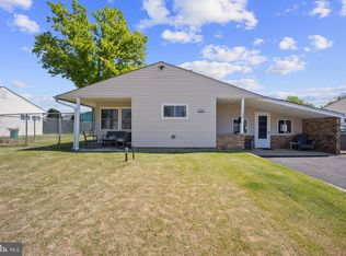 264 Goldenridge Dr, Levittown, PA 19057