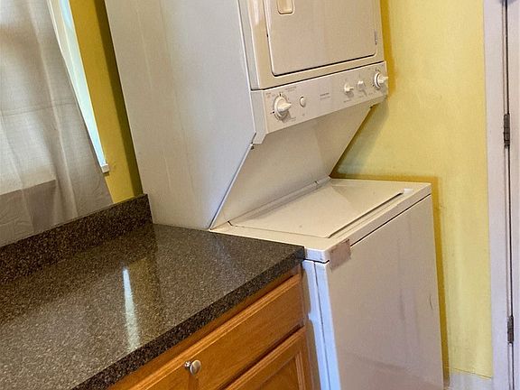 5th image of 235 E 235th St #136