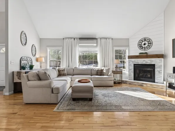 14 Rachel Drive, Kennebunk, ME 04043