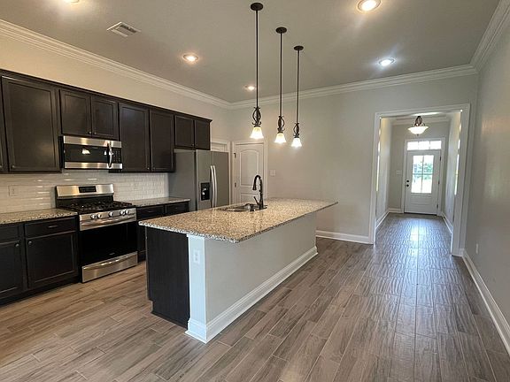 5th image of 306 Coppice Pl