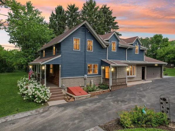 W220N5298 Town Line ROAD, Menomonee Falls, WI 53051