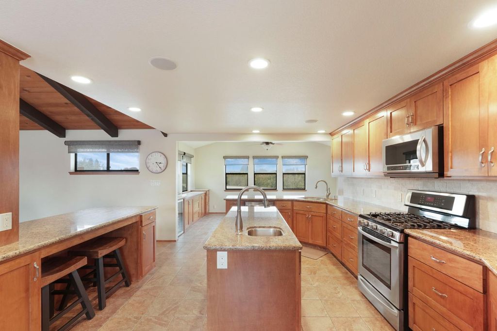 22022 S 99 Frontage Rd, Ripon, CA - More