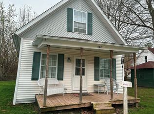 308 E Clay St, Clinton, IL 61727