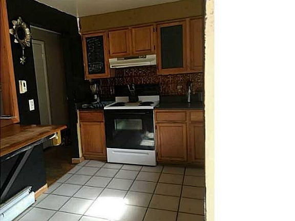 4th image of 99 Underwood Ave
