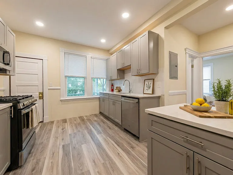 44 Brackett St #33 — Photo 2