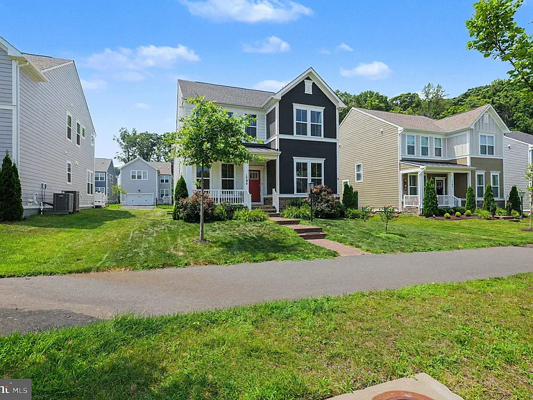 1794 River Heritage Blvd — Photo 3