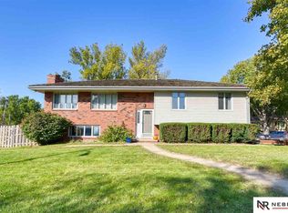 5436 N Oaks Blvd, Omaha, NE 68134