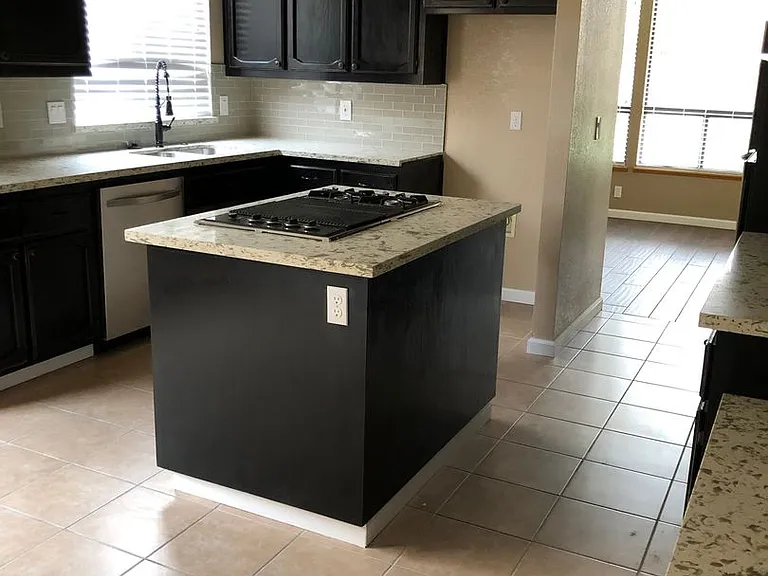 1100 Carolyn St — Photo 6