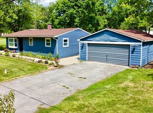 3348 E Red Oak Ln, Crete, IL 60417