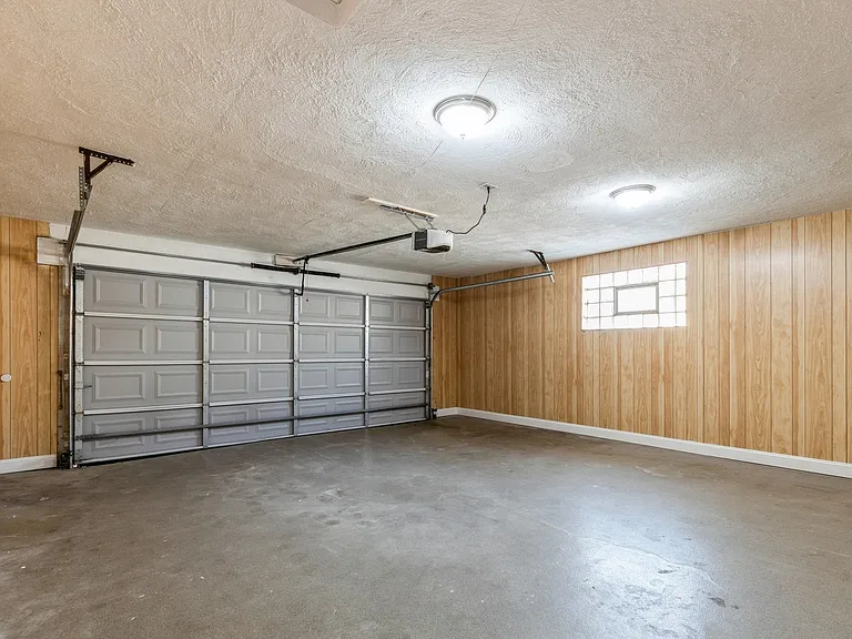 5018 Dobson St — Photo 11