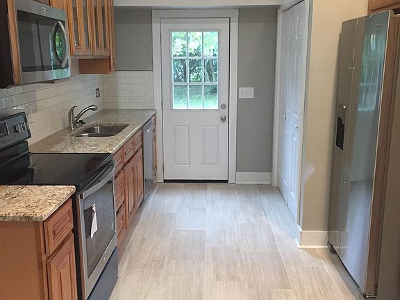 5th image of 718 Oneida Ave
